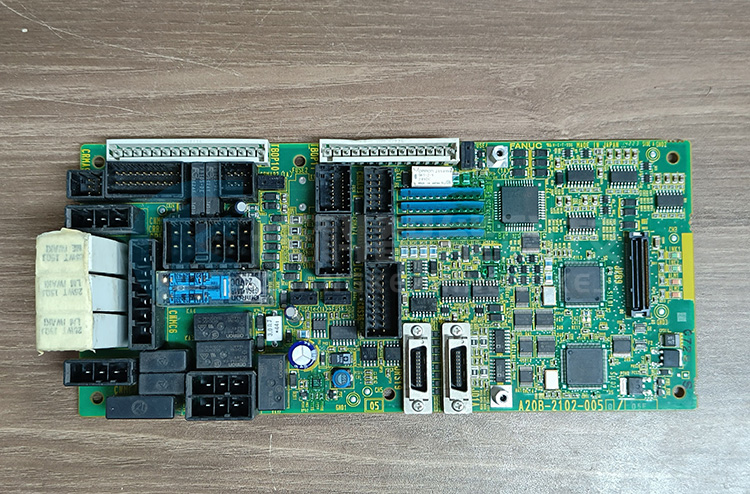發(fā)那科機器人IO通訊板A20B-2102-0050/05F 發(fā)那科機器人IO通訊板A20B-2102-0050/05F