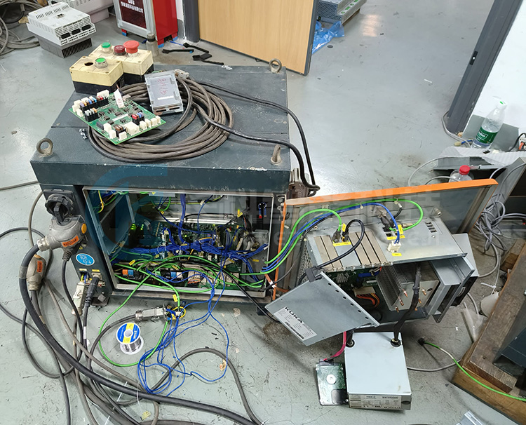 KUKA庫卡機(jī)器人KR C4 smallsize控制柜維修 KUKA庫卡機(jī)器人KR C4 smallsize控制柜維修